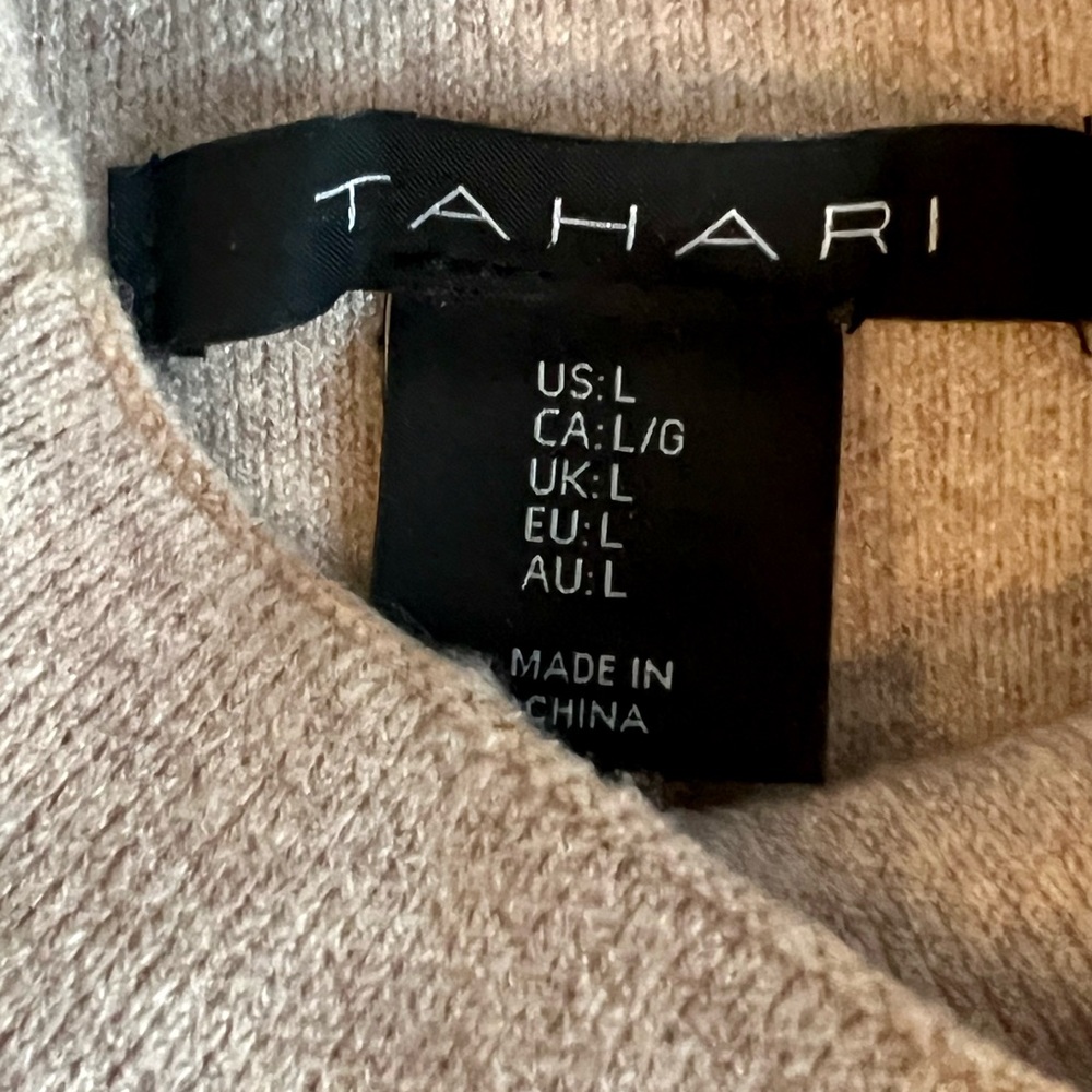 TARARI Mockneck sweater L NWOT